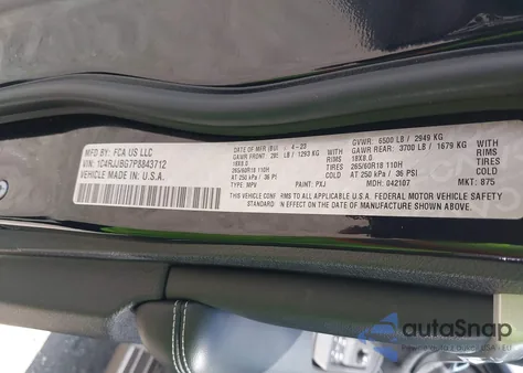 2023 Jeep Grand Cherokee L Limited 4X2 z USA, uszkodzony, nr VIN 1C4RJJBG7P8843712